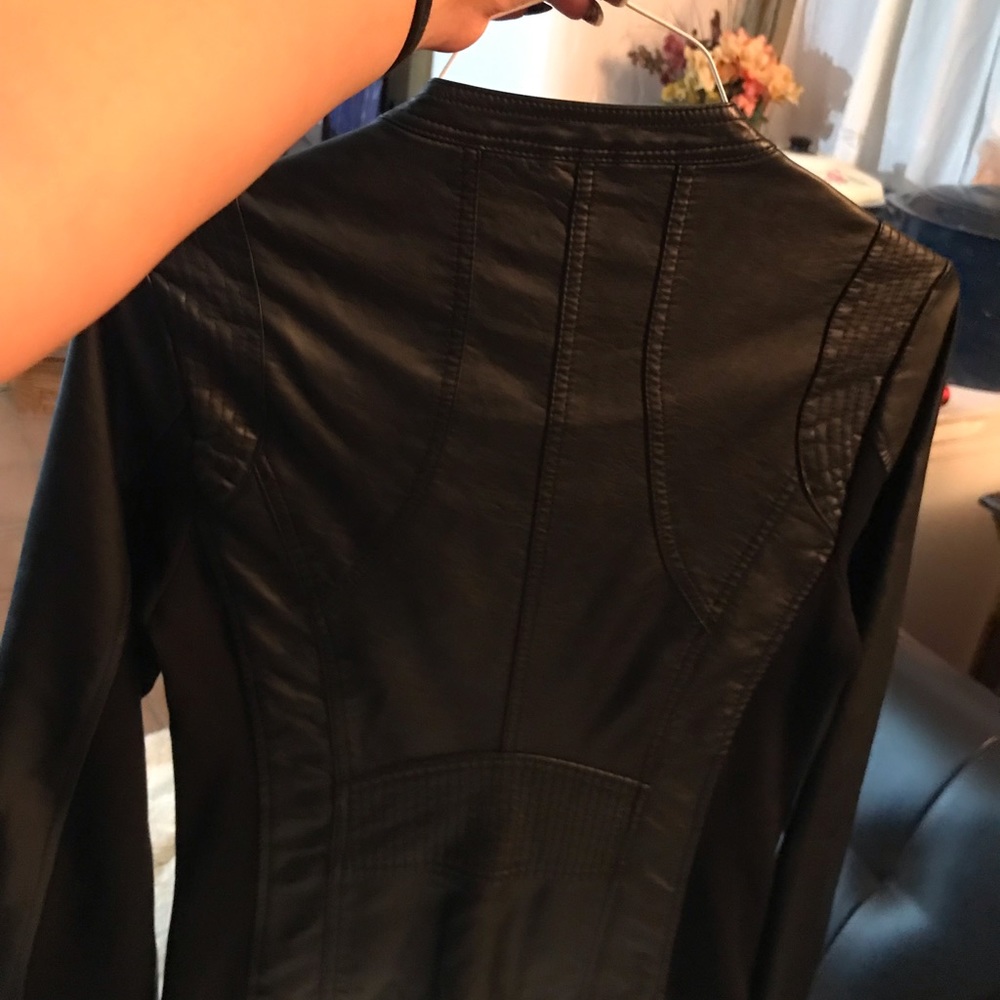 Leather jacket - Picture 2 of 2